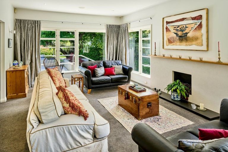 Photo of property in 33 Cheviot Road, Lowry Bay, Lower Hutt, 5013