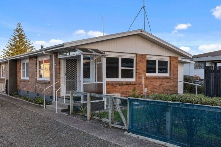 Photo of property in 1/1252 Cameron Road, Gate Pa, Tauranga, 3112