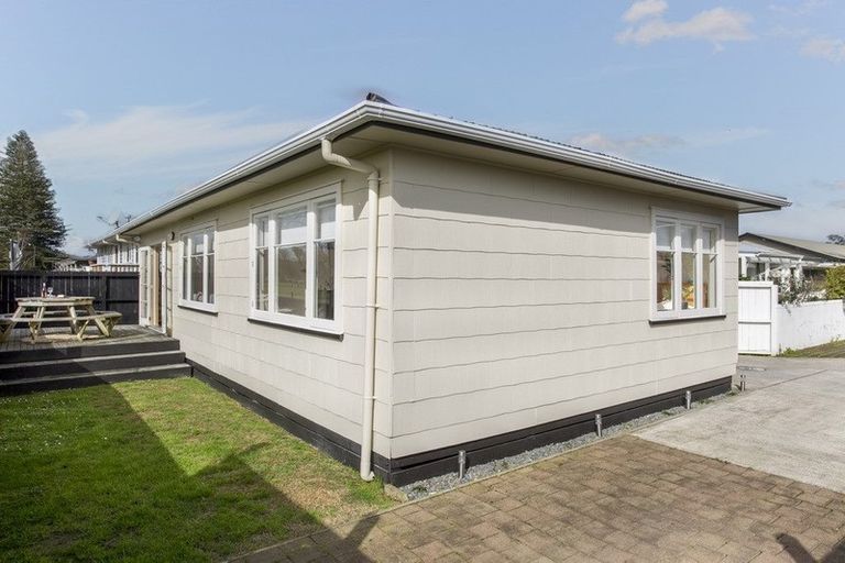 Photo of property in 11d Springs Road, Parakai, 0830