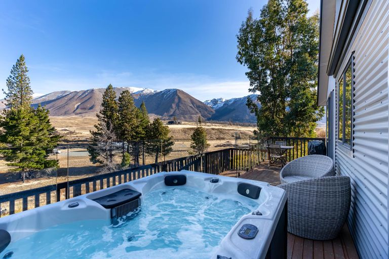 Photo of property in 76 Ohau Drive, Lake Ohau, Twizel, 9412