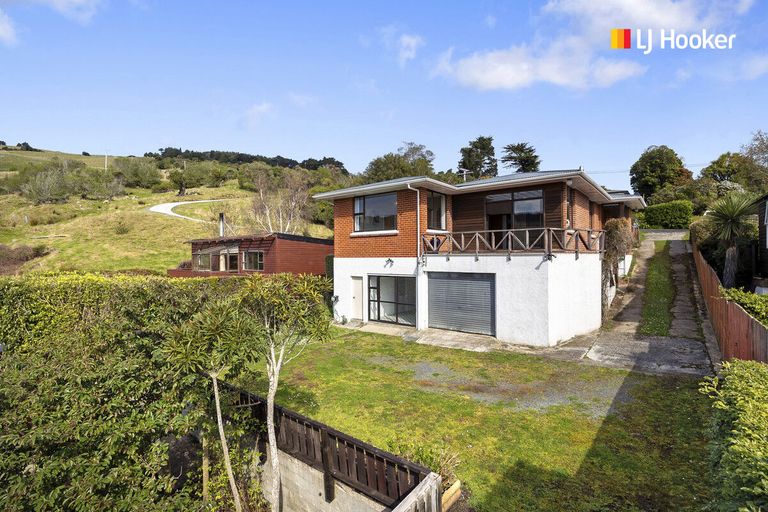 Photo of property in 9 Featherston Street, Macandrew Bay, Dunedin, 9014