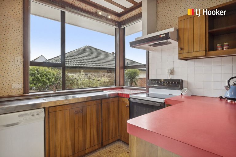 Photo of property in 9 Featherston Street, Macandrew Bay, Dunedin, 9014