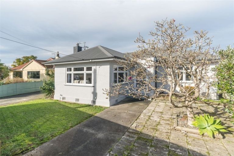 Photo of property in 22 East Street, Terrace End, Palmerston North, 4410
