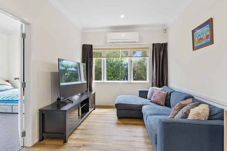 Photo of property in 69 Main Road, Titahi Bay, Porirua, 5022