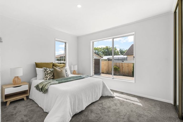Photo of property in 31 Denniston Crescent, Redwood, Christchurch, 8051