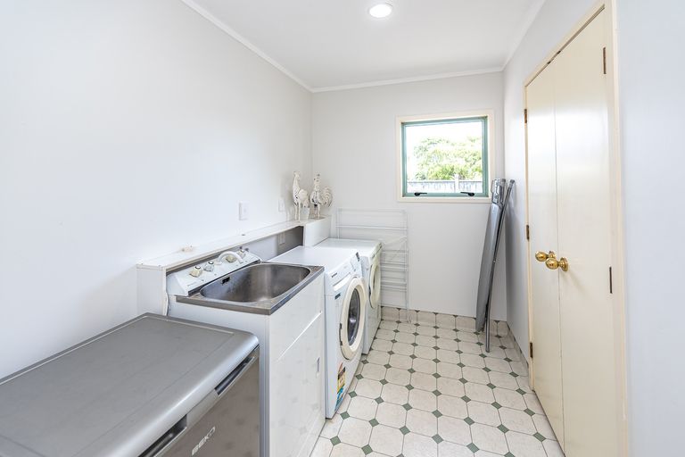 Photo of property in 17 Norfolk Drive, Otamatea, Whanganui, 4500