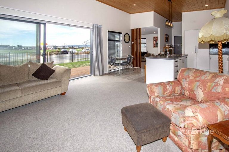 Photo of property in 32 Broadway Parade, Rolleston, 7615