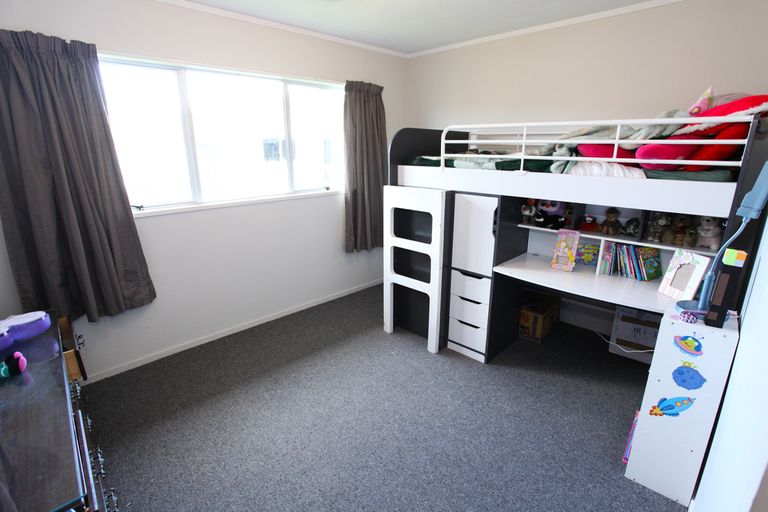Photo of property in 21 Crescent Court, Melville, Hamilton, 3206
