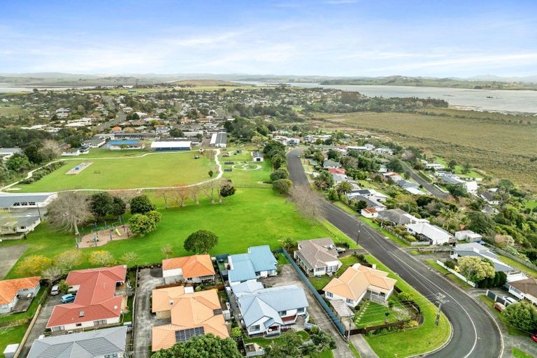 Photo of property in 11a Raumati Crescent, Onerahi, Whangarei, 0110