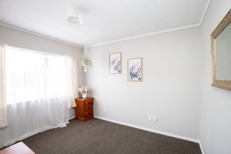 Photo of property in 14 Miller Place, Ngatea, 3503