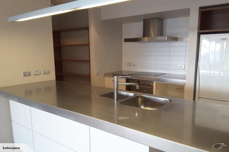 Photo of property in Piermont Apartments, 4e/82 Cable Street, Te Aro, Wellington, 6011