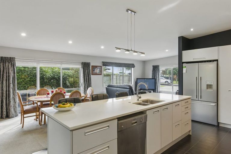 Photo of property in 48 Kotuku Drive, Paraparaumu Beach, Paraparaumu, 5032