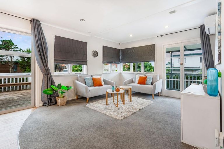 Photo of property in 6 Crompton Road, Massey, Auckland, 0614