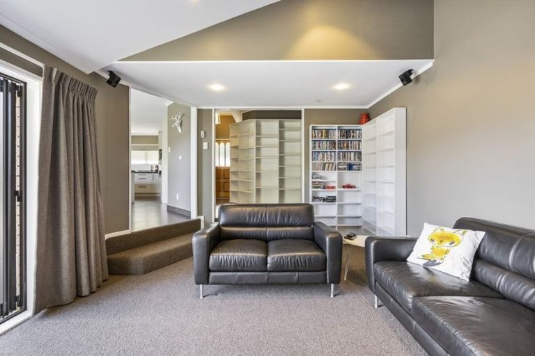 Photo of property in 3 Aztec Place, Conifer Grove, Takanini, 2112