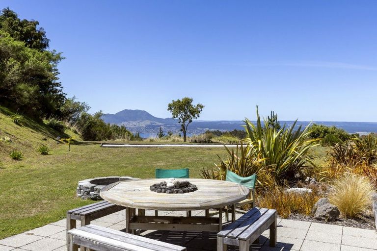 Photo of property in 146 Highland Drive, Acacia Bay, Taupo, 3385