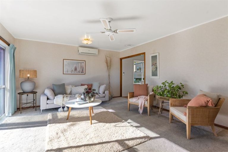 Photo of property in 42 Saffron Street, Birkdale, Auckland, 0626