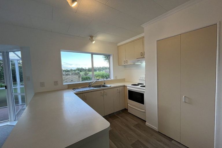 Photo of property in 2/31 Fitzroy Road, Fitzroy, New Plymouth, 4312