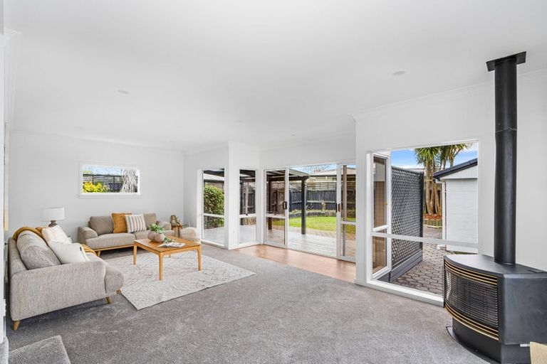 Photo of property in 33 Glenrowan Avenue, Avondale, Christchurch, 8061