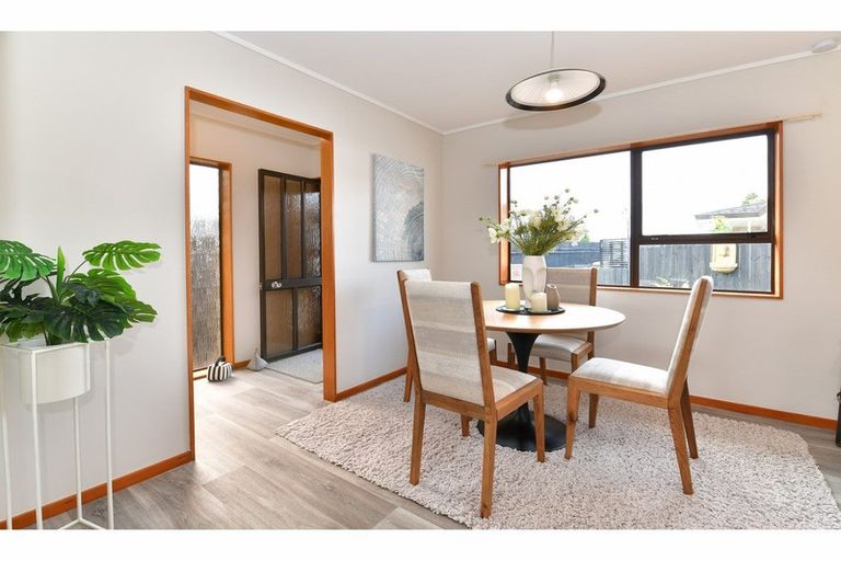 Photo of property in 2/208 Centreway Road, Orewa, 0931