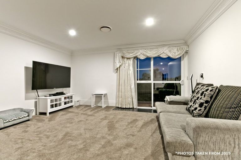 Photo of property in 18 Mansion Court, West Harbour, Auckland, 0618