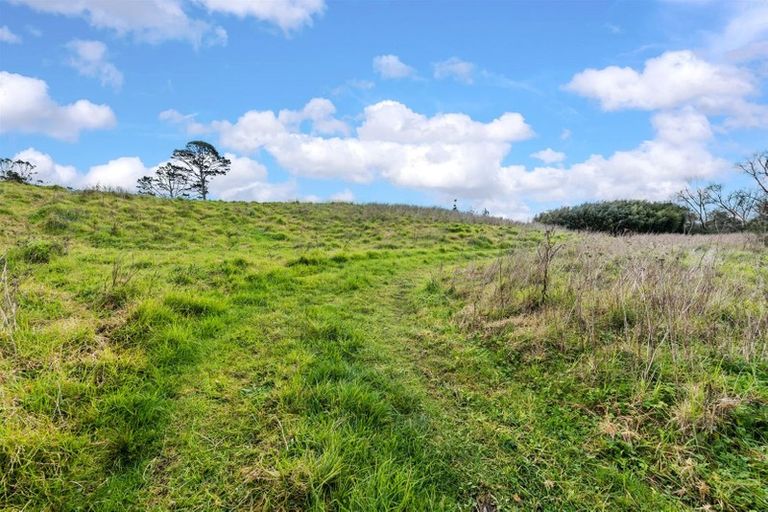 Photo of property in 511e West Coast Road, Glen Eden, Auckland, 0602