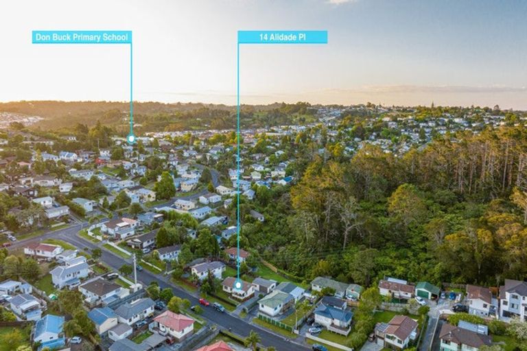 Photo of property in 14 Alidade Place, Massey, Auckland, 0614