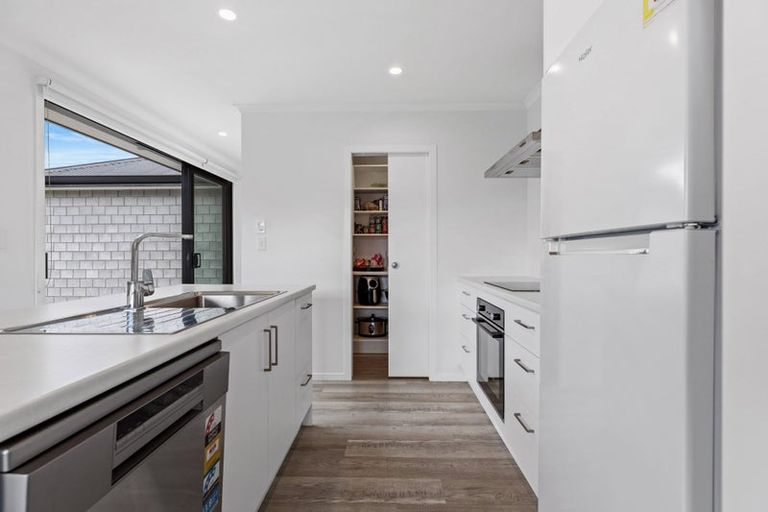 Photo of property in 24 Furlong Road, Papamoa, 3118