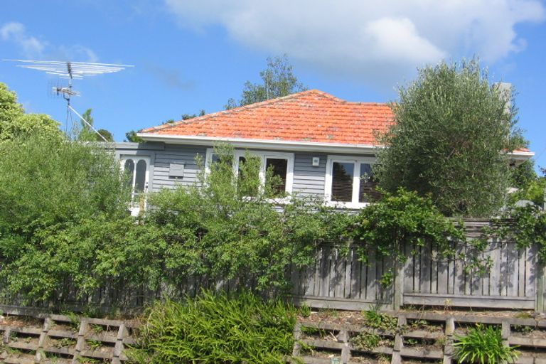 Photo of property in 3 West Glade Crescent, Birkenhead, Auckland, 0626