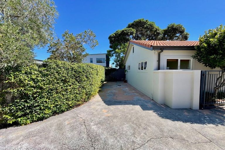 Photo of property in 2/2 Evan Street, Belmont, Auckland, 0622