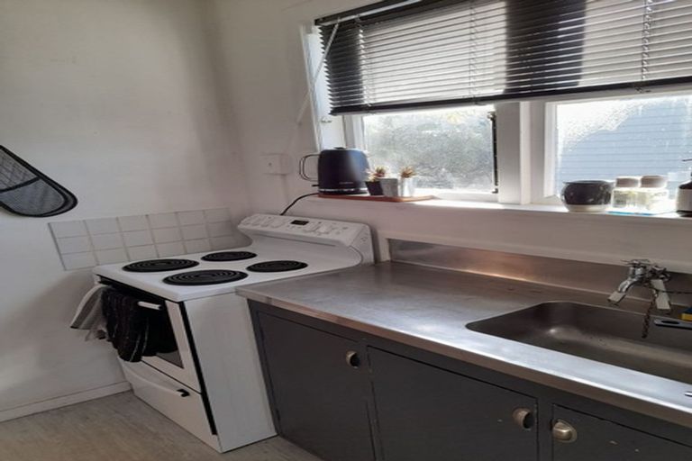 Photo of property in 1/30 Norwood Road, Bayswater, Auckland, 0622