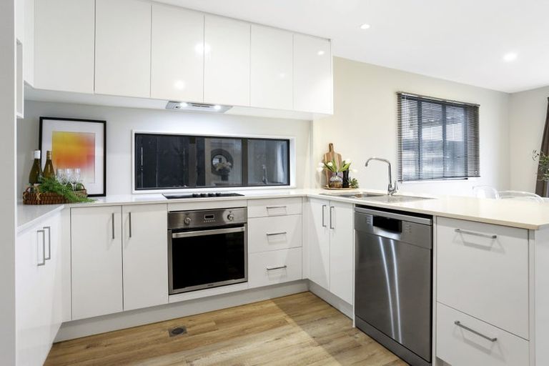 Photo of property in 3 Irving Place, Hobsonville, Auckland, 0616