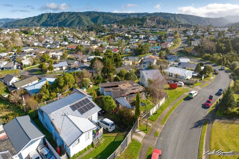 Photo of property in 14 Gentian Street, Timberlea, Upper Hutt, 5018