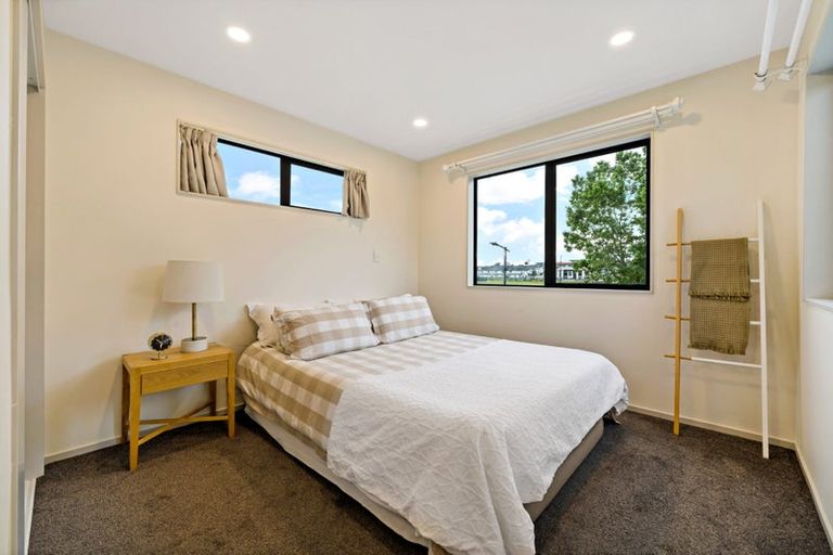 Photo of property in 70 Kano Way, Hobsonville, Auckland, 0616