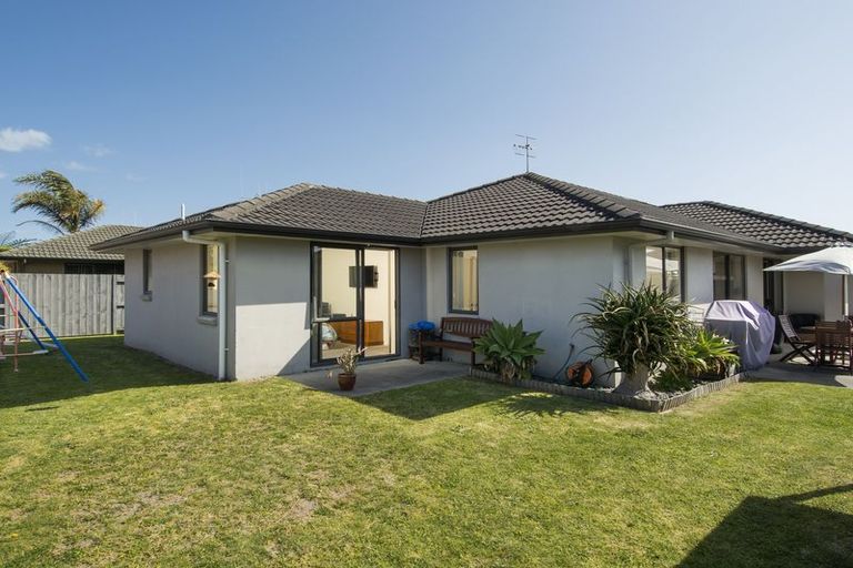 Photo of property in 10 Beachmere Place, Papamoa Beach, Papamoa, 3118