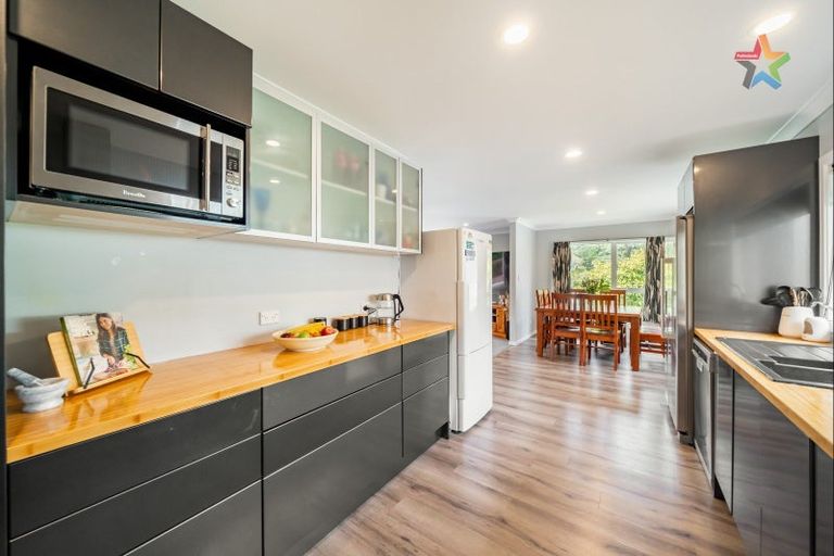 Photo of property in 12 Waipuna Grove, Stokes Valley, Lower Hutt, 5019