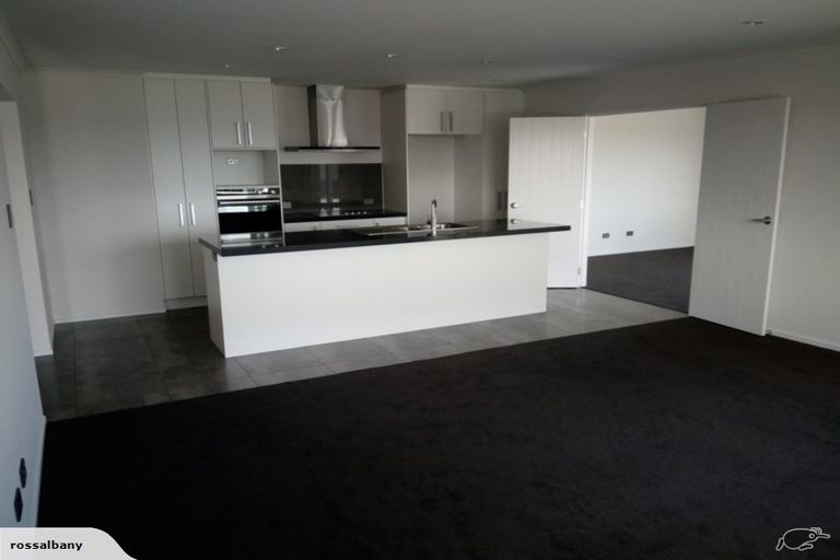 Photo of property in 5 Ruth Craig Place, Stanmore Bay, Whangaparaoa, 0932