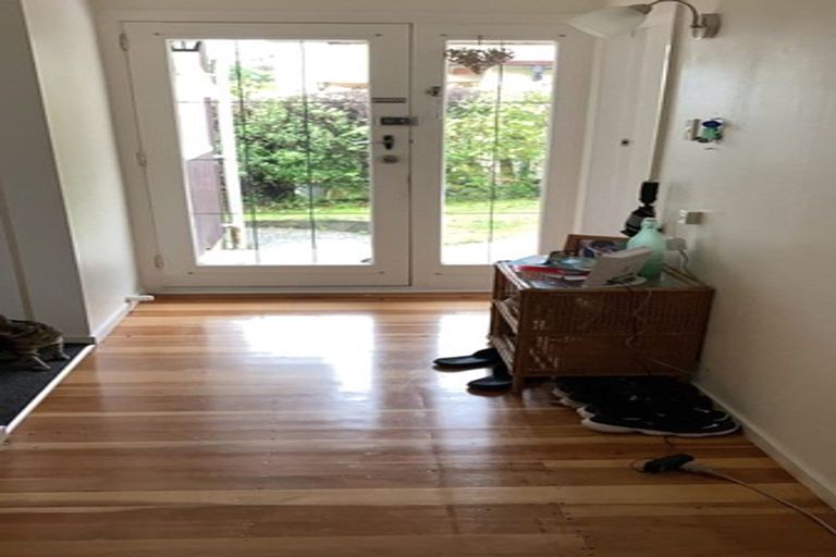 Photo of property in 16 Kotare Street, Waikanae, 5036