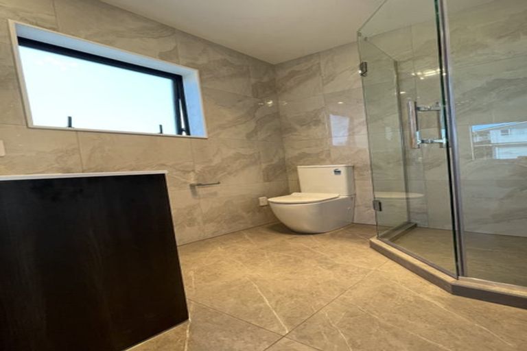 Photo of property in 75c Cardiff Road, Pakuranga, Auckland, 2010