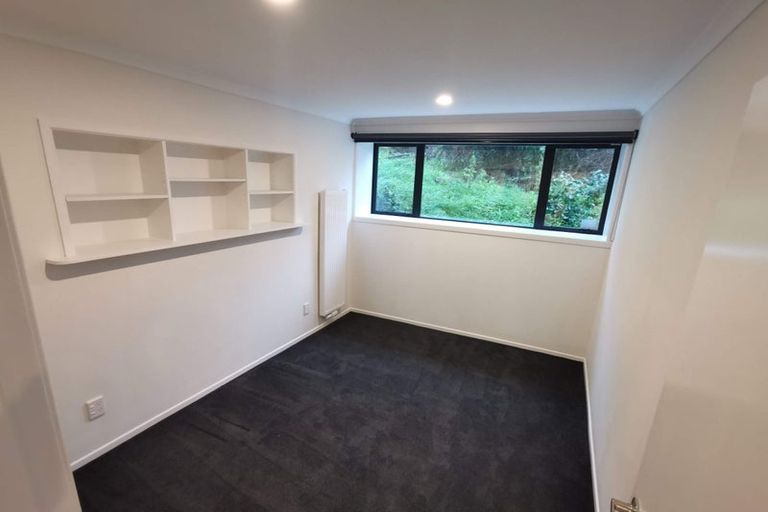 Photo of property in 2 Jenness Grove, Harbour View, Lower Hutt, 5010