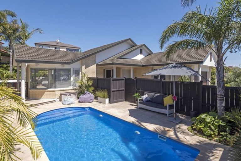 Photo of property in 148 John Brooke Crescent, East Tamaki Heights, Auckland, 2016