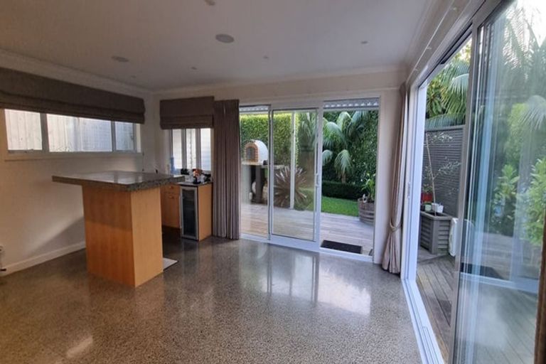 Photo of property in 2/17 Bevyn Street, Castor Bay, Auckland, 0620