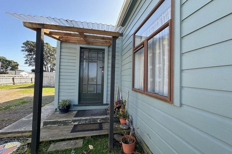 Photo of property in 104 Centennial Avenue, Waitara, 4320