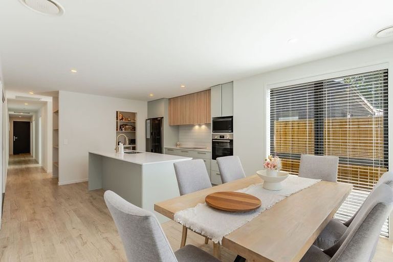 Photo of property in 18 Rushland Road, Jacks Point, 9371