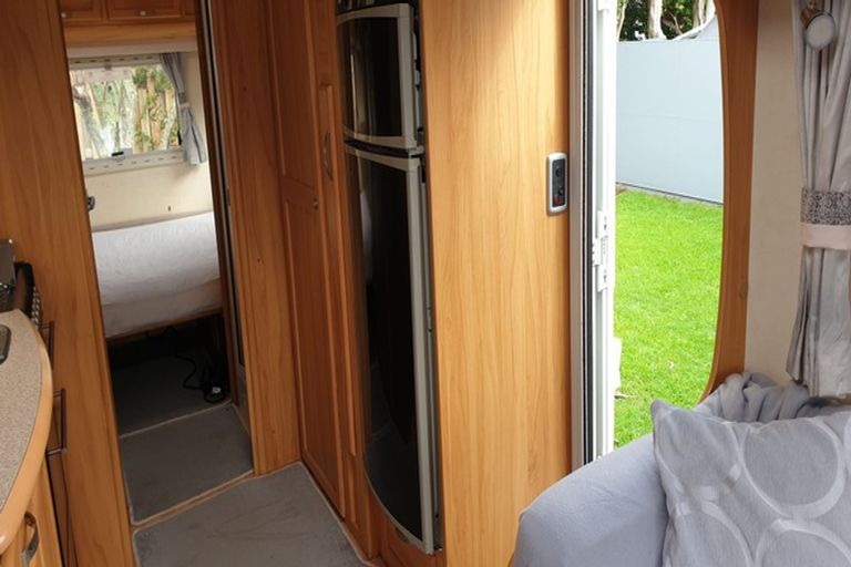 Photo of property in 2/249 One Tree Point Road, One Tree Point, 0118