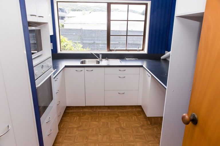 Photo of property in 45c Oxford Street, Tawa, Wellington, 5028