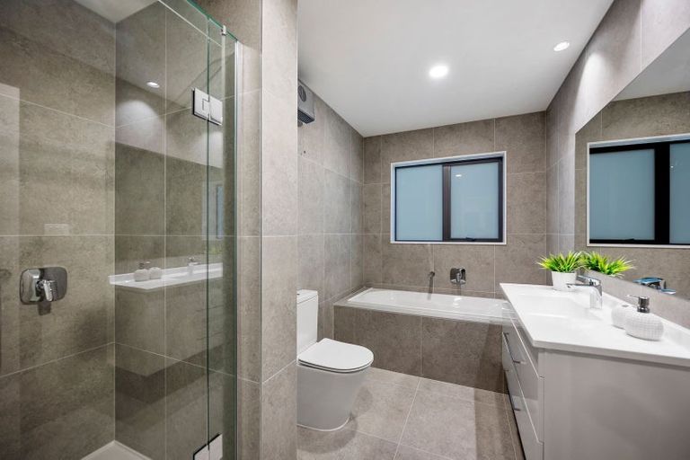 Photo of property in 32 Paparahi Place, Wainui, Silverdale, 0992