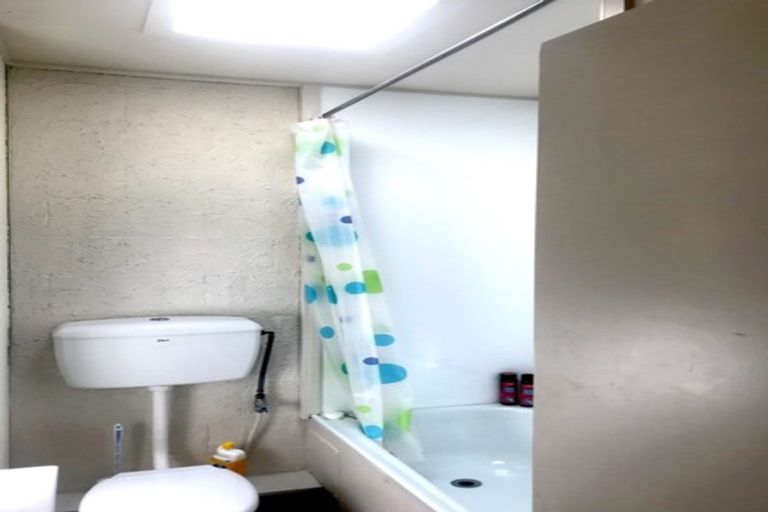 Photo of property in 28b Ranelagh Street, Karori, Wellington, 6012