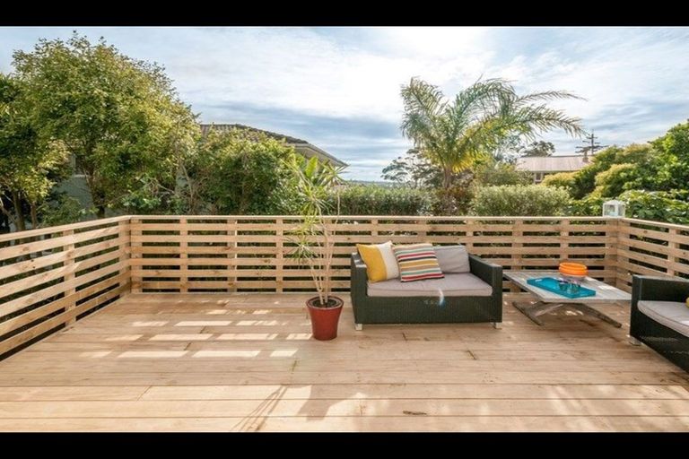 Photo of property in 2/10 Firth Road, Torbay, Auckland, 0630