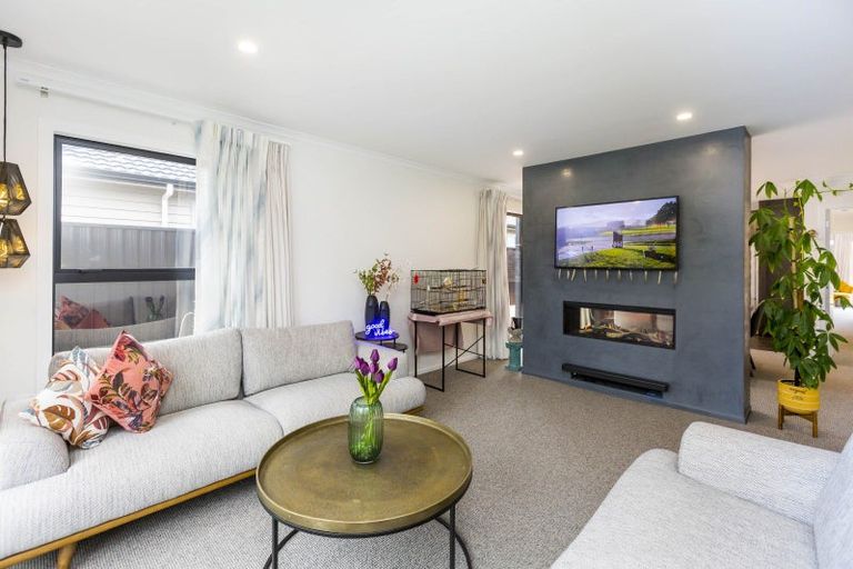 Photo of property in 11 Buddle Road, Wallaceville, Upper Hutt, 5018