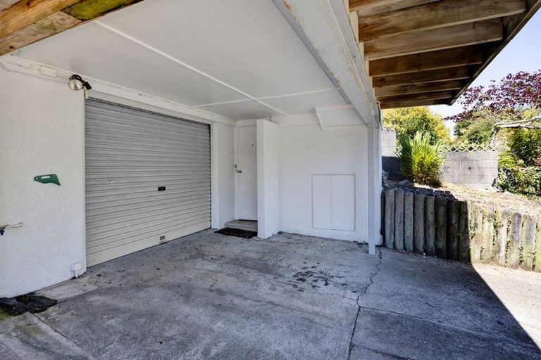 Photo of property in 37 Awanui Street, Merrilands, New Plymouth, 4312